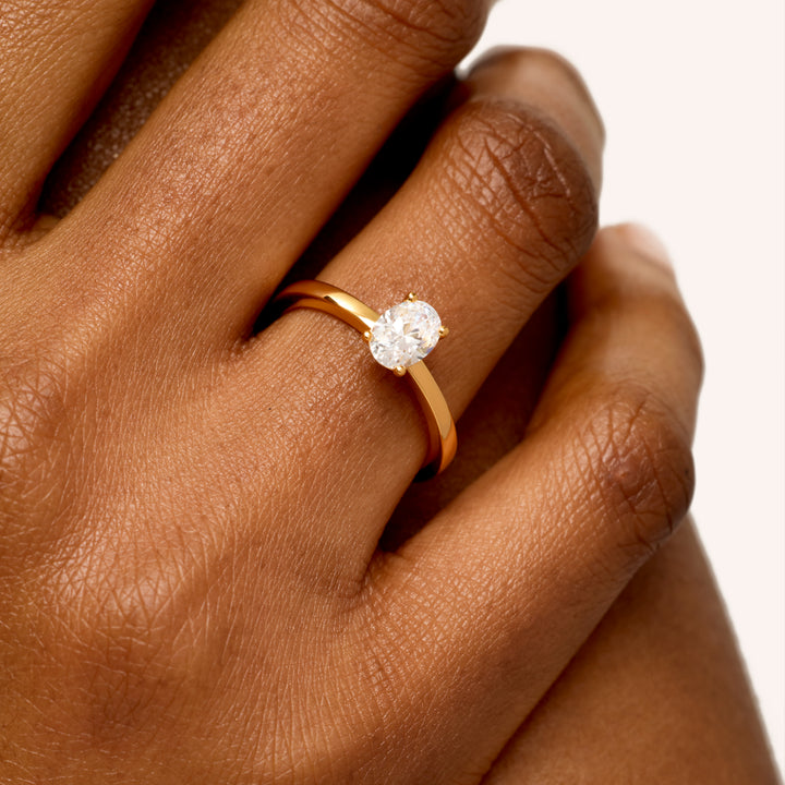 Oval Cut Solitaire Ring 1ct (Gold)